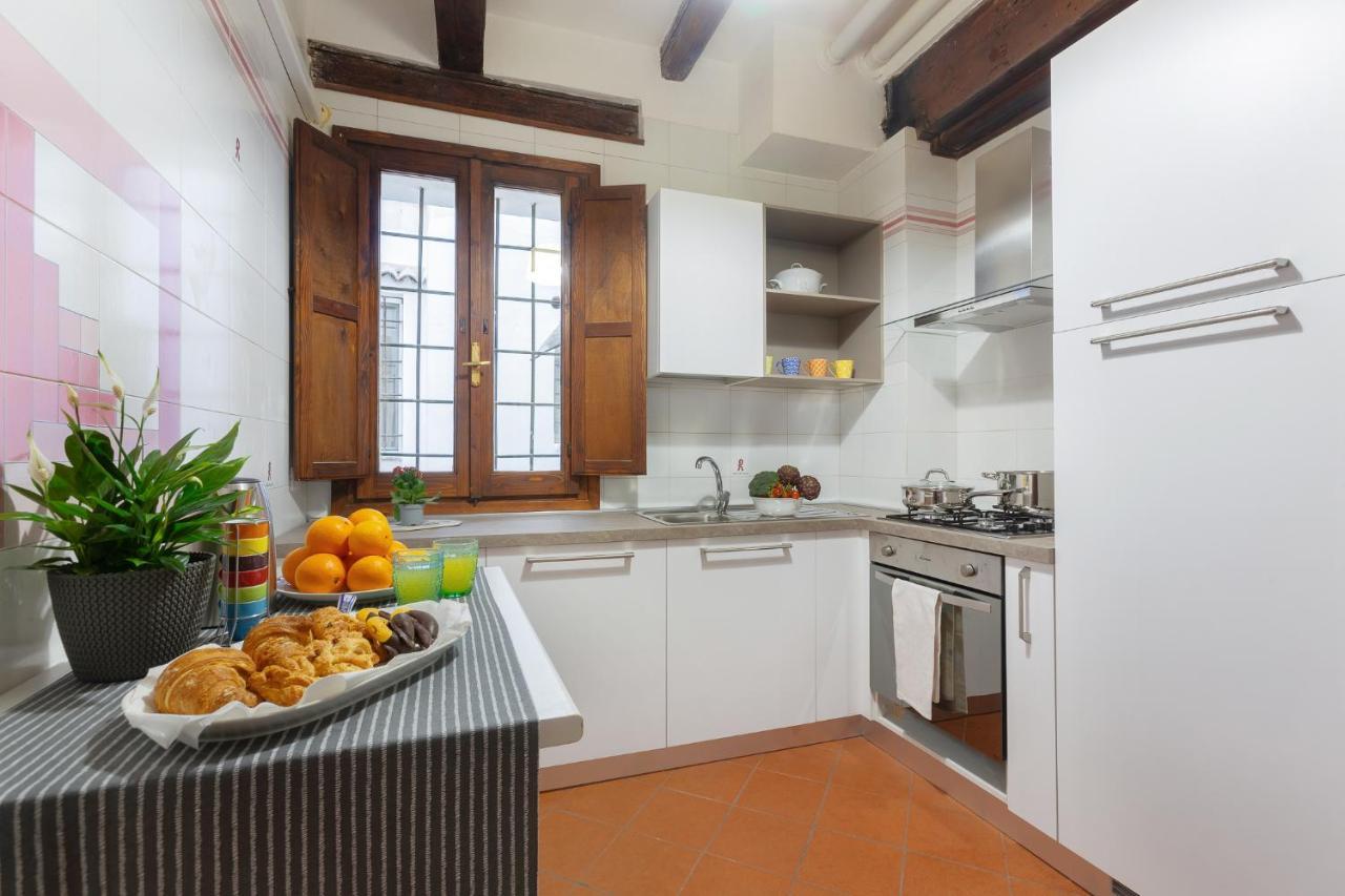 Center Ztl Lovely Apartment Ферара Екстериор снимка